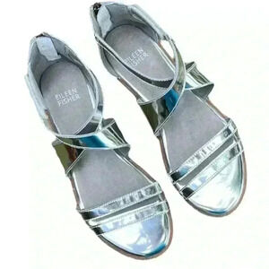 NWOT Eileen Fisher Cici Mirror Metallic Strappy Leather Sandals Silver Size 6